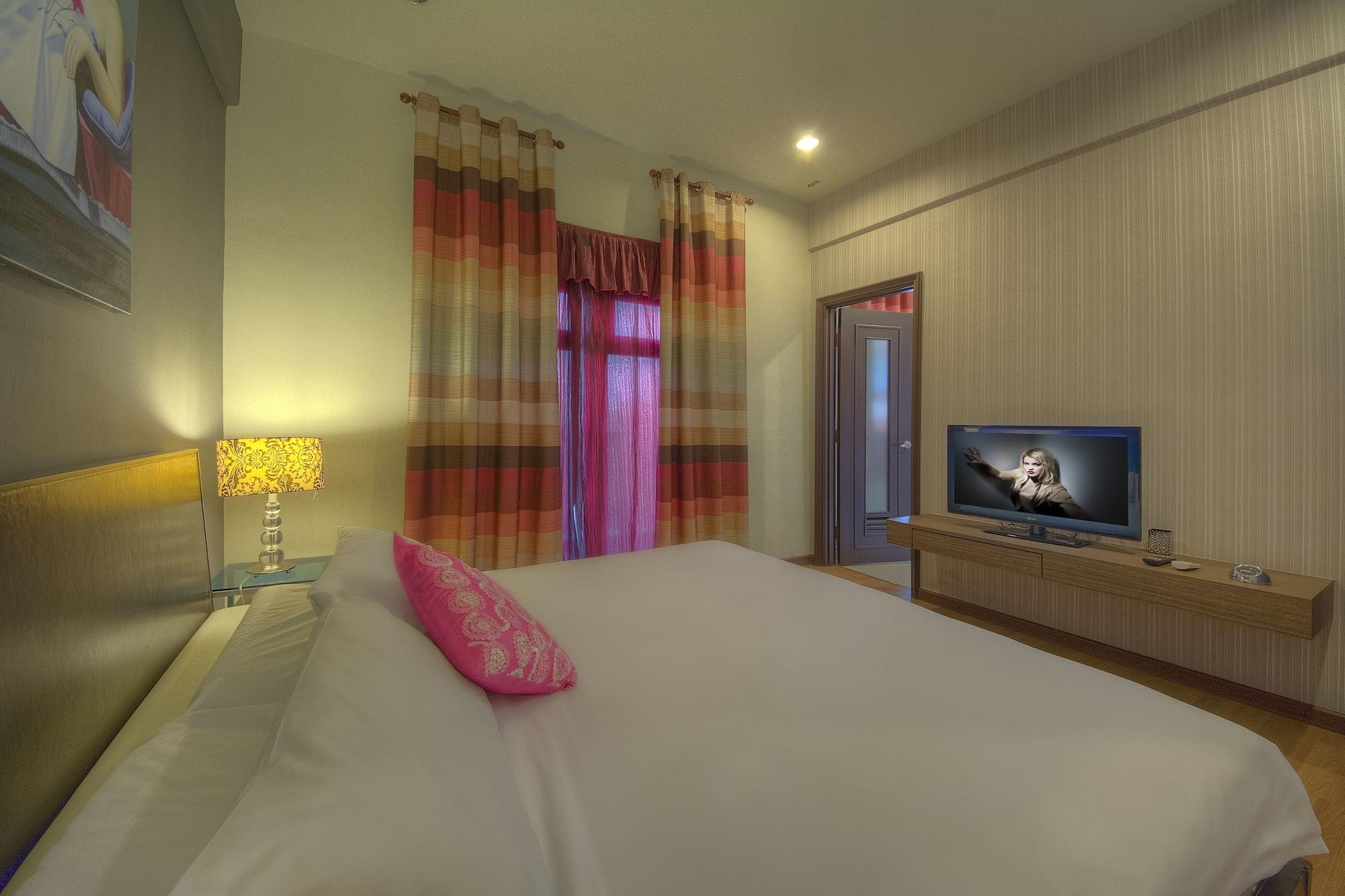 Arenaa Deluxe Hotel 3*