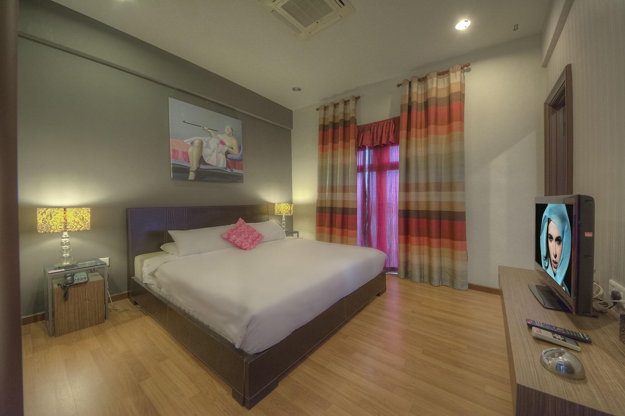 Hotel Arenaa Deluxe 3*