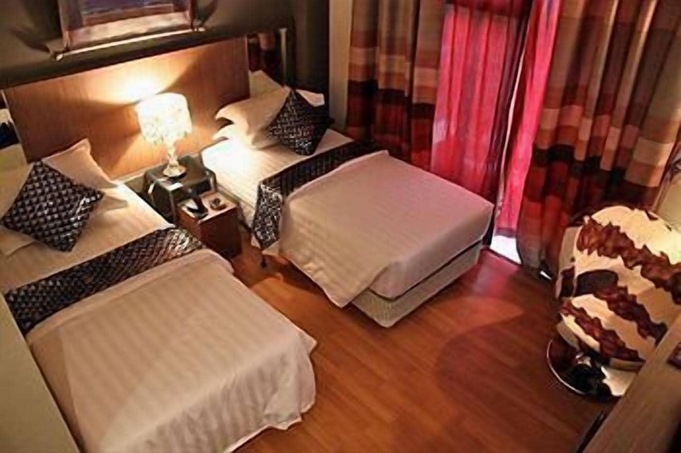 Arenaa Deluxe Hotel